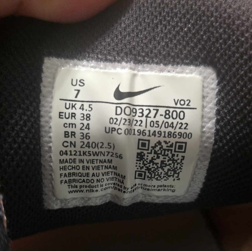 Nike Women's Peach and Neon Yellow Athletic Shoes - Picture 2 of 10
